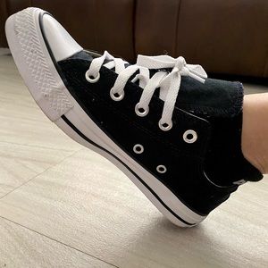 Black with one purple tongue converse- brand new!
